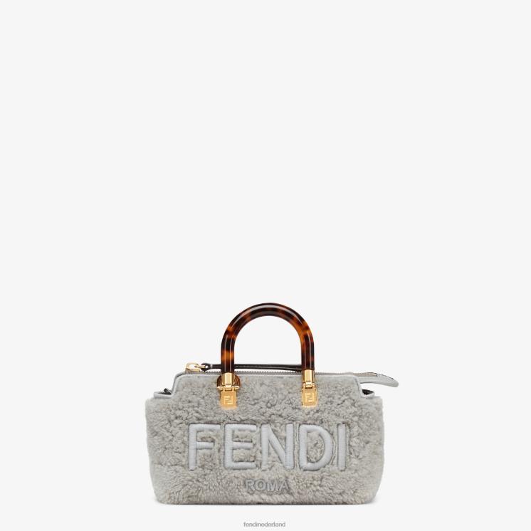 vrouwen accessoires Fendi 0J62L837 Kleine boston tas van schapenvacht grijs